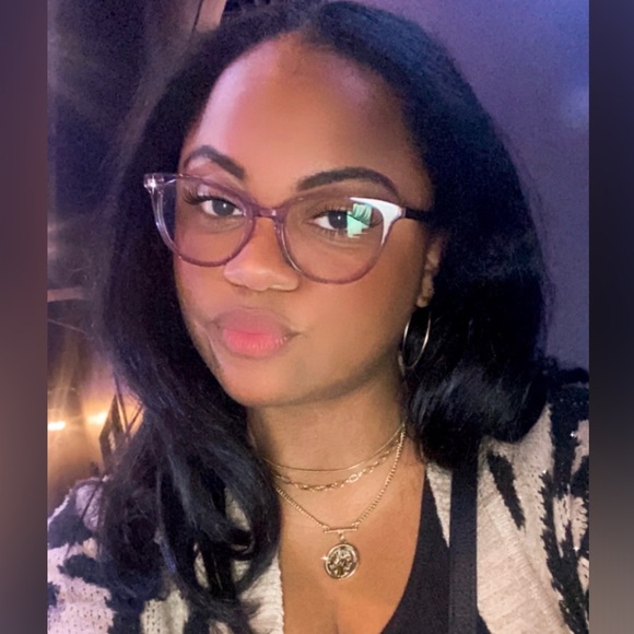 Welcome To My Closet!! (Meet Your Seller) 💋 - Picture 1 of 2